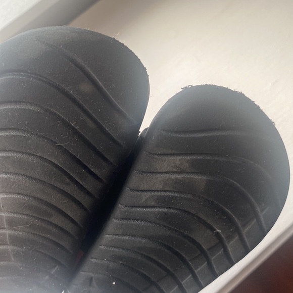 Toddler Nike slides - Picture 5 of 5